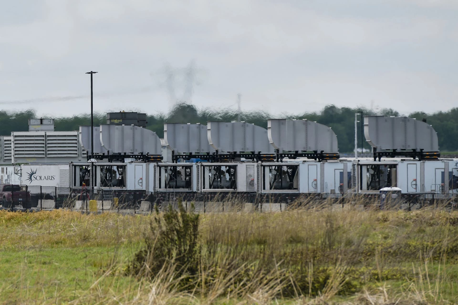 xAI de Musk opera quase 50 turbinas a gas sem fiscalizacao em data center no Mississippi