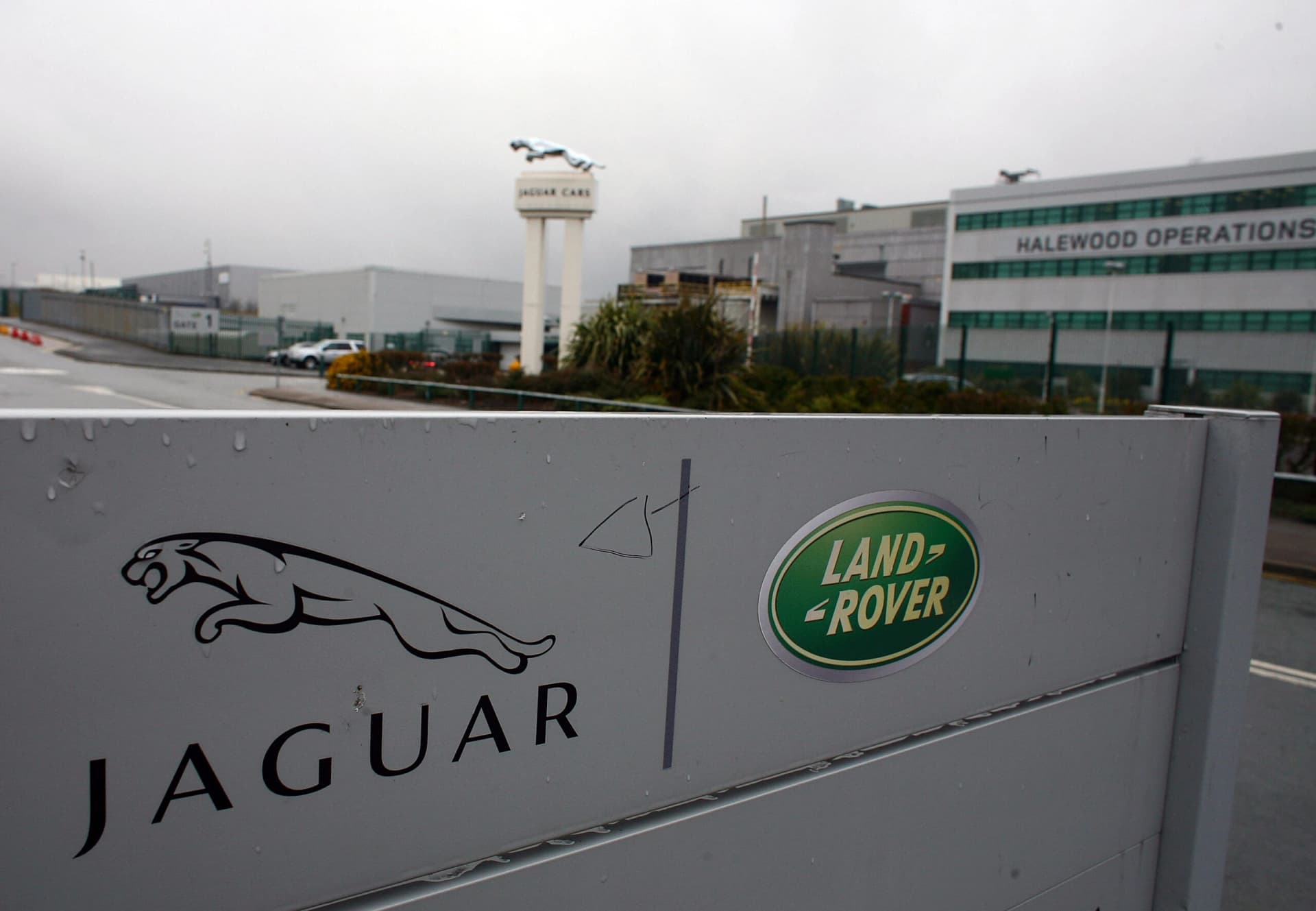 Hackers russos por tras do ataque cibernetico de US$ 2,5 bilhoes contra a Jaguar Land Rover