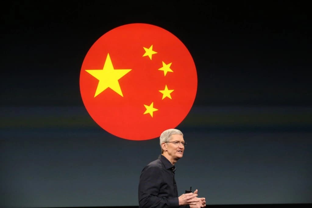 Logotipo da Apple sobre imagem simbolizando o mercado chines