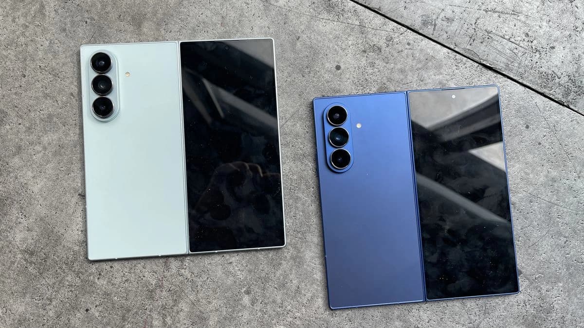 Samsung Galaxy Z Fold 8 aberto mostrando a tela interna de 8 polegadas