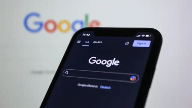 Fim de uma era: Google testa pagina inicial sem o classico botao de pesquisa