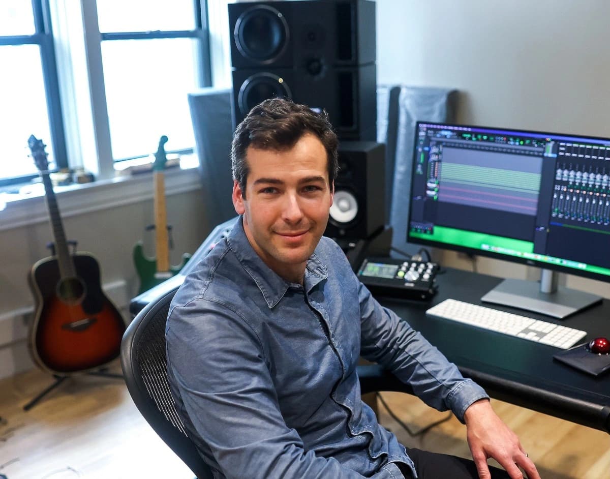 Mikey Shulman, CEO da Suno, empresa de música gerada por IA