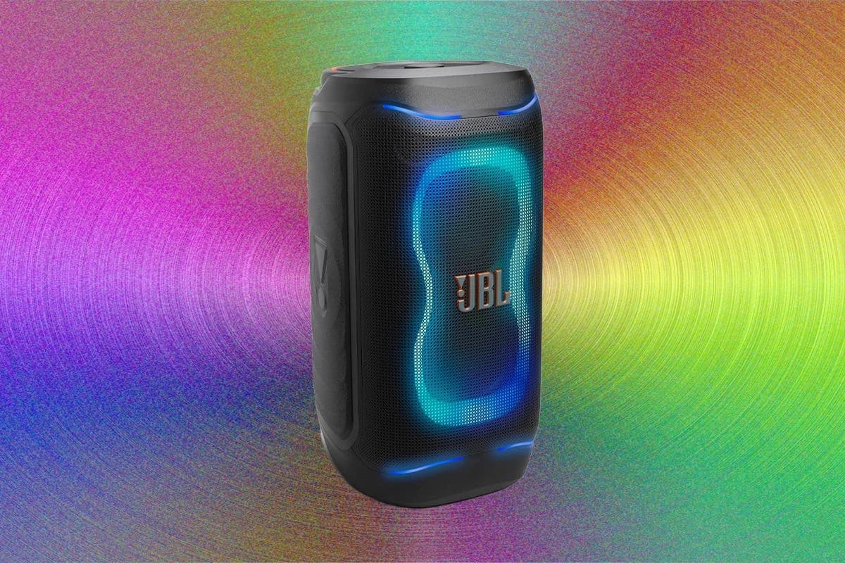 Caixa de som JBL para festas, em uma imagem de produto da seleção da WIRED