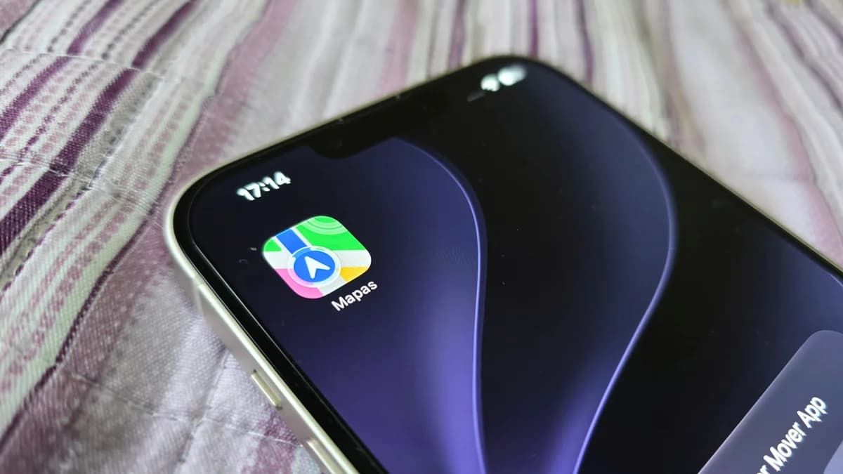 iPhone exibindo o aplicativo Apple Maps