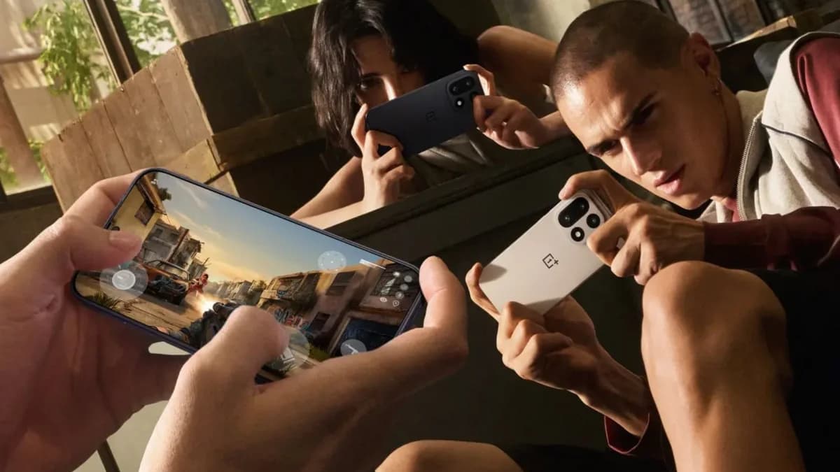 Imagem de divulgação do OnePlus 15, usada pelo Canaltech ao noticiar o OnePlus 16
